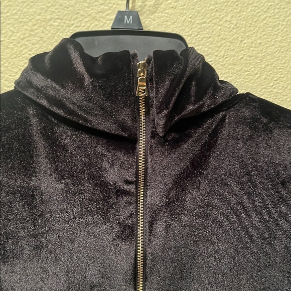 DELORA VELVET MIDI DRESS - Picture 8 of 9